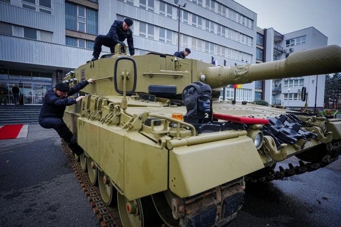 Defense and Security, Ukraine, Tanks, Germany, Poland